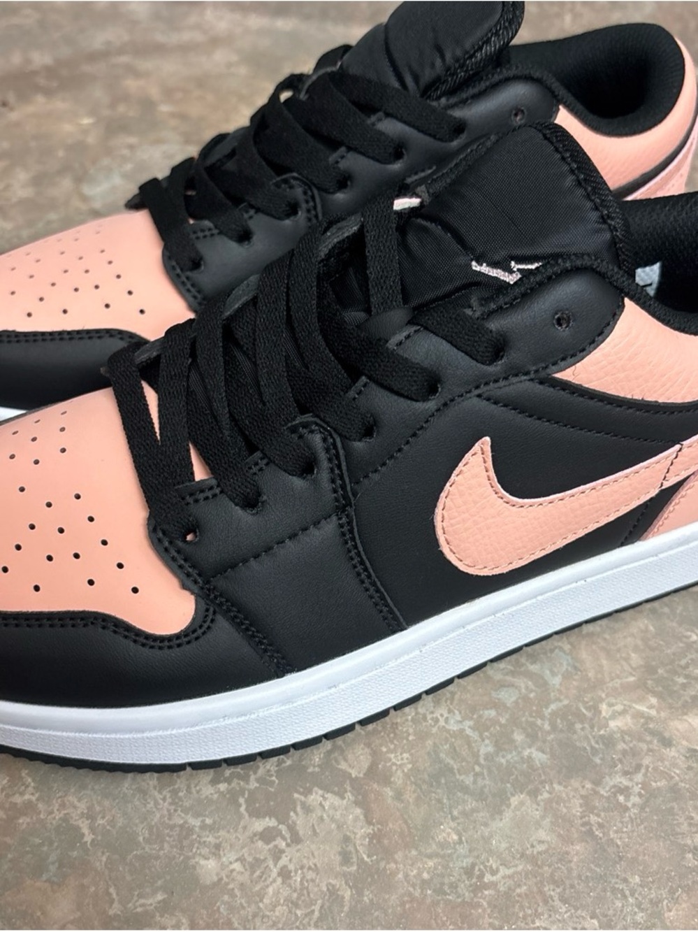 Nike Womenâs Low-Top Sneakers - Black & Pink Peach